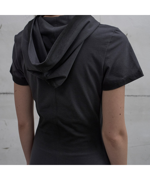 LCDC TM(エルシーディーシーティーエム)の「HOODED TWISTED DRESS (DARK GREY)(ワンピース・レディース・ダークグレー・SMALL)」の6枚目の写真