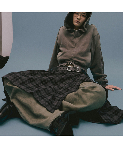 LCDC TM(エルシーディーシーティーエム)の「SPRAY WASHED CROPPED HOOD ZIP-UP(パーカー・レディース・カーキ・MEDIUM/SMALL)」の2枚目の写真