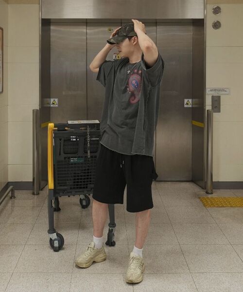 A NOTHING(アナッシング)の「ペイズリープリントカットアウト1/2Tシャツ(ブラック)(Tシャツ/カットソー・レディース・その他・MEDIUM/LARGE)」の6枚目の写真