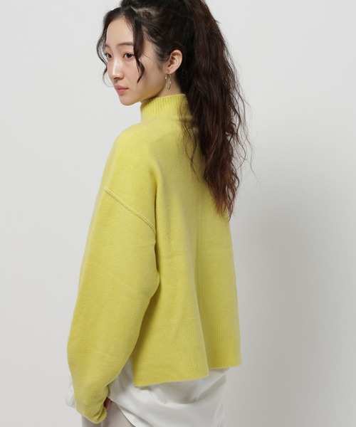 niko and...（ニコアンド）の「Wコアスパンハイネックプルオーバー（ニット/セーター・レディース・イエロー/チャコール/クリーム/ブルー・LARGE/MEDIUM）」の4枚目の写真