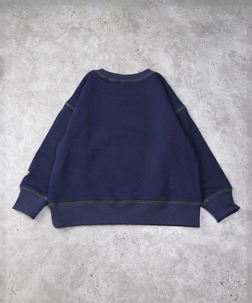 DILASH（ディラッシュ）の「フットボールプリントトレーナー（裏毛）（スウェット・キッズ・ネイビー/グレー・100/130/120/110/90/80/140）」の4枚目の写真