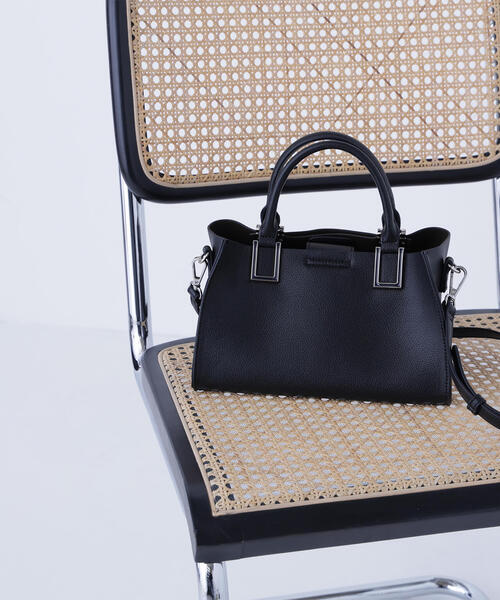 NATURAL BEAUTY BASIC（ナチュラルビューティーベーシック）の「◇スクエアメタルトートバッグ（トートバッグ・レディース・ブラウン/ホワイト系その他/ブラック・ﾌﾘ-）」の17枚目の写真