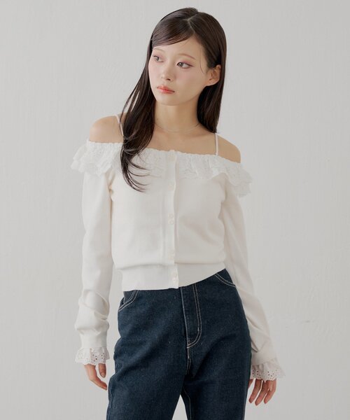 Chico(チコ)の「レースティアードオフショルカーディガン(カーディガン/ボレロ・レディース・ネイビー/ピンクベージュ/アイボリー/ホワイト系その他2・FREE)」の5枚目の写真