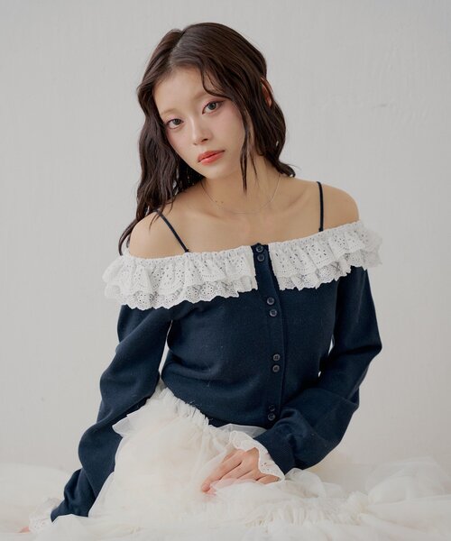 Chico(チコ)の「レースティアードオフショルカーディガン(カーディガン/ボレロ・レディース・ネイビー/ピンクベージュ/アイボリー/ホワイト系その他2・FREE)」の11枚目の写真