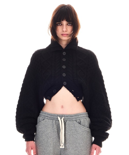 BEEDEN(ビーデン)の「LOOSE CABLE BOLERO TOPS(カーディガン/ボレロ・レディース・グレー/ブラック・FREE)」の22枚目の写真