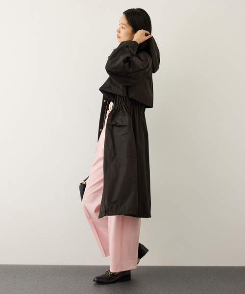 ROPE'（ロペ）の「撥水フーデッドドロストロング丈コート（マウンテンパーカー・レディース・ダークブラウン・FREE）」の10枚目の写真