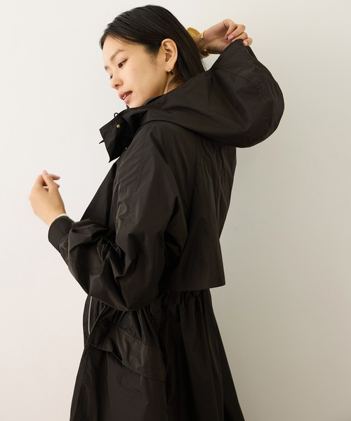ROPE'（ロペ）の「撥水フーデッドドロストロング丈コート（マウンテンパーカー・レディース・ダークブラウン・FREE）」の12枚目の写真