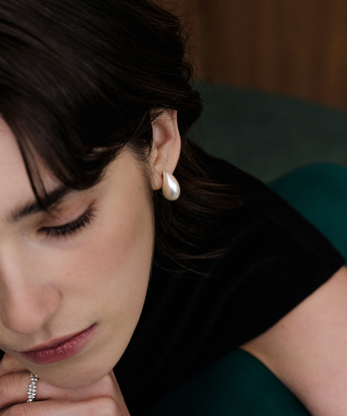 Tou（ティーオーユー）の「NP019 Pearl Volume Earrings（ピアス（両耳用）・レディース・ホワイト・FREE）」の3枚目の写真