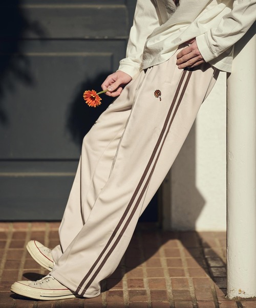 UN-FILLED(アンフィルド)の「mp14524- GARBERA EMB TRACK PANTS トラックパンツ(SDUF-2608)(その他パンツ・メンズ・グレー系その他/ベージュ系その他/ブラック×ホワイト・XL/L/M)」の6枚目の写真