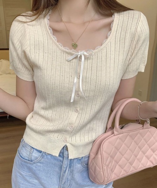 SHEPP(シープ)の「【26年春夏新作】リボンレーストリム透かし編み半袖ニットトップス(Tシャツ/カットソー・レディース・グレー/サックスブルー/ブラック/アイボリー・F)」の1枚目の写真