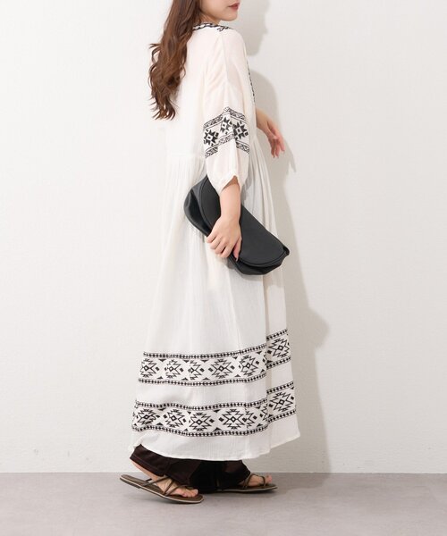 Remind me and forever(リマインドミーアンドフォーエバー)の「【nane】【India Series】エスニック刺繍楊柳ワンピース(ワンピース・レディース・ブラック/オフホワイト・FREE)」の7枚目の写真