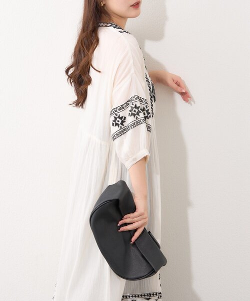 Remind me and forever(リマインドミーアンドフォーエバー)の「【nane】【India Series】エスニック刺繍楊柳ワンピース(ワンピース・レディース・ブラック/オフホワイト・FREE)」の19枚目の写真