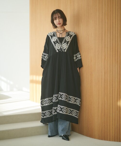 Remind me and forever(リマインドミーアンドフォーエバー)の「【nane】【India Series】エスニック刺繍楊柳ワンピース(ワンピース・レディース・ブラック/オフホワイト・FREE)」の12枚目の写真
