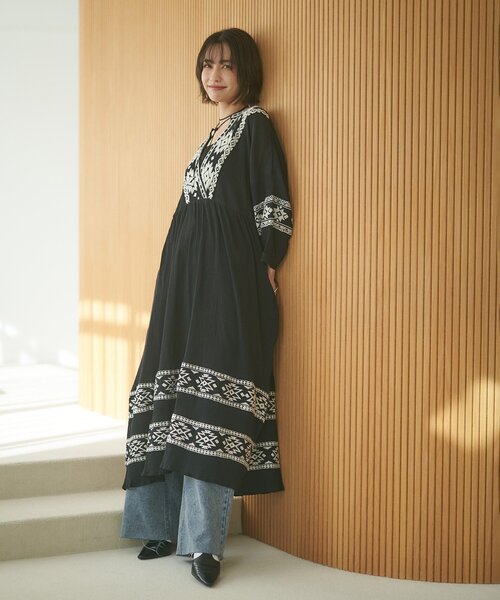 Remind me and forever(リマインドミーアンドフォーエバー)の「【nane】【India Series】エスニック刺繍楊柳ワンピース(ワンピース・レディース・ブラック/オフホワイト・FREE)」の11枚目の写真