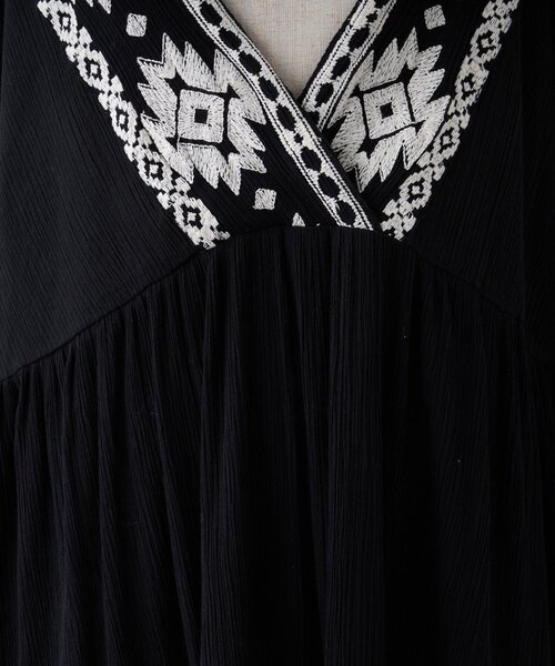 Remind me and forever(リマインドミーアンドフォーエバー)の「【nane】【India Series】エスニック刺繍楊柳ワンピース(ワンピース・レディース・ブラック/オフホワイト・FREE)」の5枚目の写真