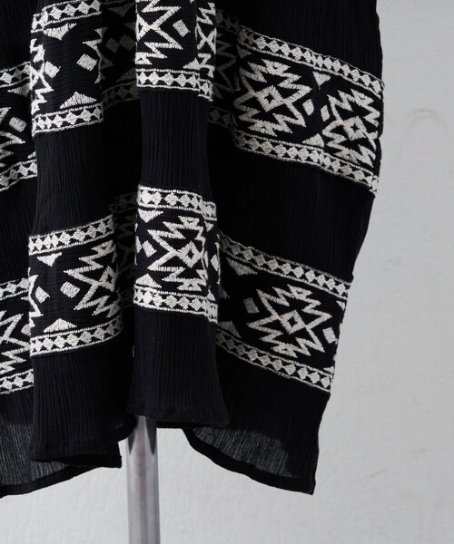 Remind me and forever(リマインドミーアンドフォーエバー)の「【nane】【India Series】エスニック刺繍楊柳ワンピース(ワンピース・レディース・ブラック/オフホワイト・FREE)」の4枚目の写真