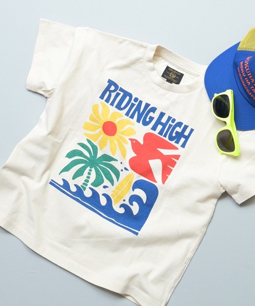 Life Support Products(ライフサポートプロダクツ)の「【プチプラ】サーフプリントTシャツ(Tシャツ/カットソー・キッズ・レッド/ピンク/オフホワイト/ブルー/ブラウン/カーキ/チャコール/マスタード/ベージュ/ダークブルー・130/150/140/100/95/90/80/120/110)」の2枚目の写真