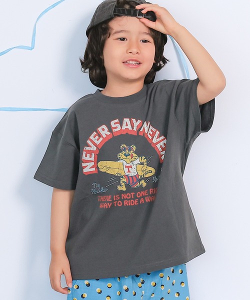 Life Support Products(ライフサポートプロダクツ)の「【プチプラ】サーフプリントTシャツ(Tシャツ/カットソー・キッズ・レッド/ピンク/オフホワイト/ブルー/ブラウン/カーキ/チャコール/マスタード/ベージュ/ダークブルー・130/150/140/100/95/90/80/120/110)」の3枚目の写真