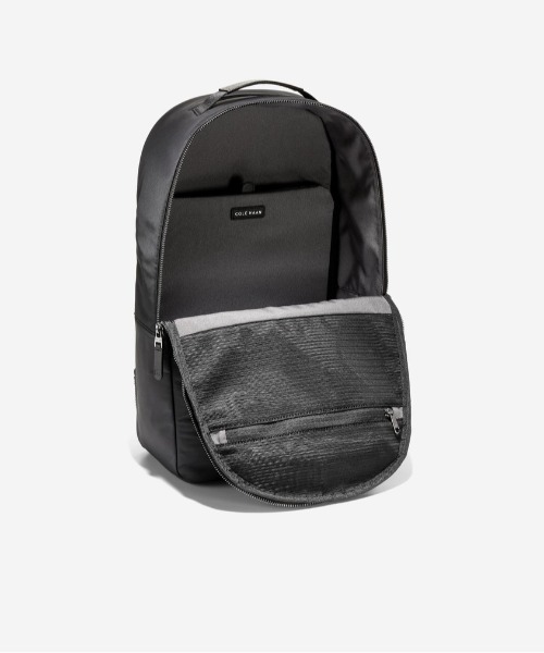 COLE HAAN(コールハーン)の「カールソン バックパック mens(バックパック/リュック・メンズ・ブラック・OSFA)」の4枚目の写真