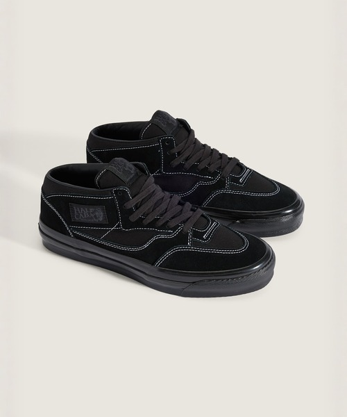 VANS(バンズ)の「VANS PREMIUM ハーフキャブ / LX Half Cab Reissue 33 BLACK/B VN000E97BKA1(スニーカー・メンズ・ブラック×ブラック・11/10.5/10/9/8.5/8/7.5/7/6.5/6/5.5/5)」の2枚目の写真