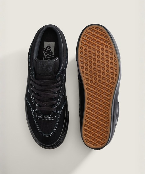 VANS(バンズ)の「VANS PREMIUM ハーフキャブ / LX Half Cab Reissue 33 BLACK/B VN000E97BKA1(スニーカー・メンズ・ブラック×ブラック・11/10.5/10/9/8.5/8/7.5/7/6.5/6/5.5/5)」の3枚目の写真