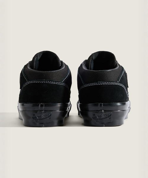 VANS(バンズ)の「VANS PREMIUM ハーフキャブ / LX Half Cab Reissue 33 BLACK/B VN000E97BKA1(スニーカー・メンズ・ブラック×ブラック・11/10.5/10/9/8.5/8/7.5/7/6.5/6/5.5/5)」の4枚目の写真