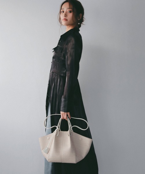 AJUGA.(アジュガ)の「バスケットライクボートトートバッグ(S)(トートバッグ・レディース・ベージュ/ホワイト・ONE SIZE)」の12枚目の写真