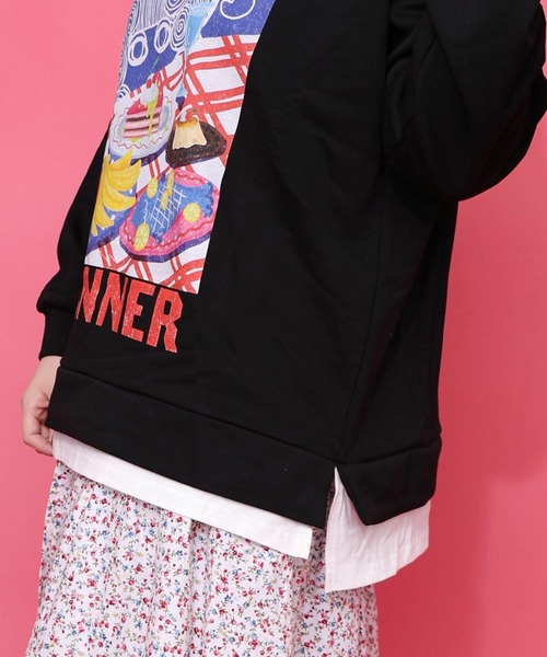 ScoLar(スカラー)の「ScoLar(スカラー) スカラーちゃんの夕食柄レイヤード風配色プルオーバー(スウェット・レディース・アイボリー/ブラック/グリーン・MEDIUM)」の8枚目の写真