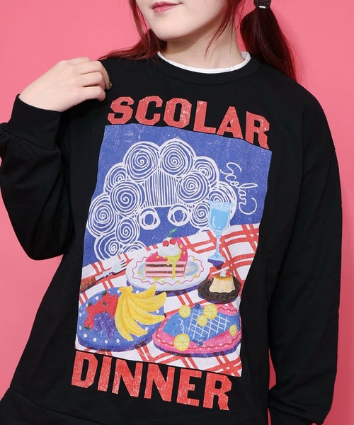 ScoLar(スカラー)の「ScoLar(スカラー) スカラーちゃんの夕食柄レイヤード風配色プルオーバー(スウェット・レディース・アイボリー/ブラック/グリーン・MEDIUM)」の9枚目の写真