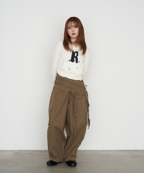RAY CASSIN（レイカズン）の「デザインベルト付カーゴパンツ（カーゴパンツ・レディース・アイボリー/ベージュ/カーキ・FREE）」の7枚目の写真