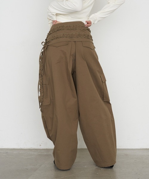 RAY CASSIN（レイカズン）の「デザインベルト付カーゴパンツ（カーゴパンツ・レディース・アイボリー/ベージュ/カーキ・FREE）」の6枚目の写真