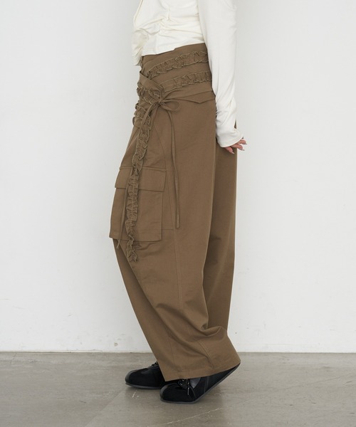 RAY CASSIN（レイカズン）の「デザインベルト付カーゴパンツ（カーゴパンツ・レディース・アイボリー/ベージュ/カーキ・FREE）」の5枚目の写真
