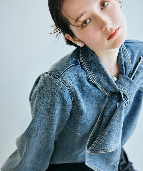 Audie a Muses(オーディアミューズ)の「ライトデニムカラーステッチブラウス(シャツ/ブラウス・レディース・ネイビー・42/38)」の3枚目の写真