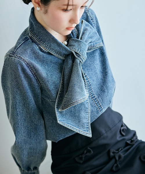 Audie a Muses(オーディアミューズ)の「ライトデニムカラーステッチブラウス(シャツ/ブラウス・レディース・ネイビー・42/38)」の4枚目の写真