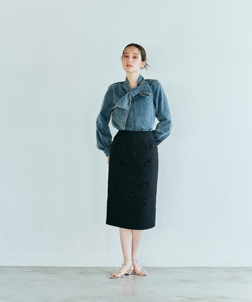 Audie a Muses(オーディアミューズ)の「ライトデニムカラーステッチブラウス(シャツ/ブラウス・レディース・ネイビー・42/38)」の6枚目の写真