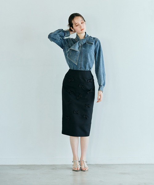 Audie a Muses(オーディアミューズ)の「ライトデニムカラーステッチブラウス(シャツ/ブラウス・レディース・ネイビー・42/38)」の8枚目の写真