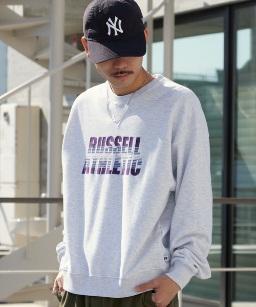 Russell Athletic(ラッセルアスレティック)の「Russell Athletic/ラッセルアスレティック Nu Blend Sweat Gradient Logo CN ボックスシルエット グラフィックデザイン スウェット 2026年春夏春服 夏服(スウェット・メンズ・ホワイト/アッシュグレー/ネイビー/チャコール・M/L/XL)」の14枚目の写真