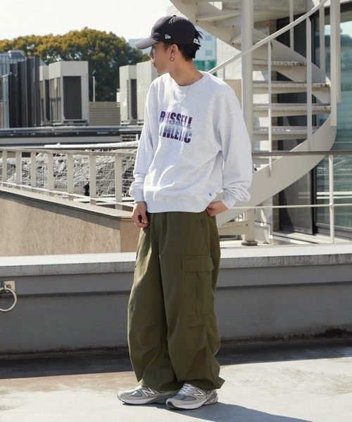 Russell Athletic(ラッセルアスレティック)の「Russell Athletic/ラッセルアスレティック Nu Blend Sweat Gradient Logo CN ボックスシルエット グラフィックデザイン スウェット 2026年春夏春服 夏服(スウェット・メンズ・ホワイト/アッシュグレー/ネイビー/チャコール・M/L/XL)」の17枚目の写真