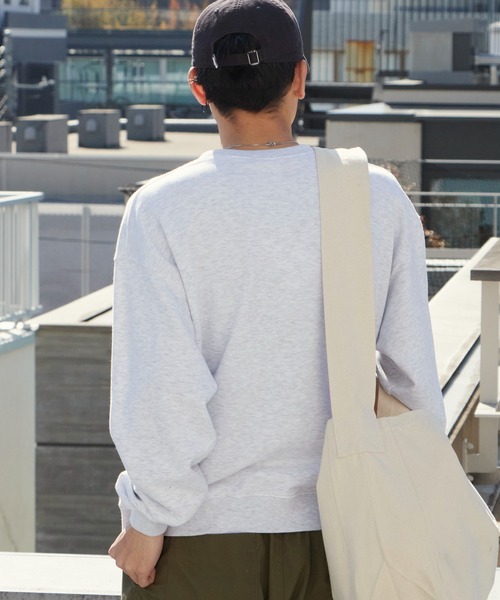 Russell Athletic(ラッセルアスレティック)の「Russell Athletic/ラッセルアスレティック Nu Blend Sweat Gradient Logo CN ボックスシルエット グラフィックデザイン スウェット 2026年春夏春服 夏服(スウェット・メンズ・ホワイト/アッシュグレー/ネイビー/チャコール・M/L/XL)」の19枚目の写真