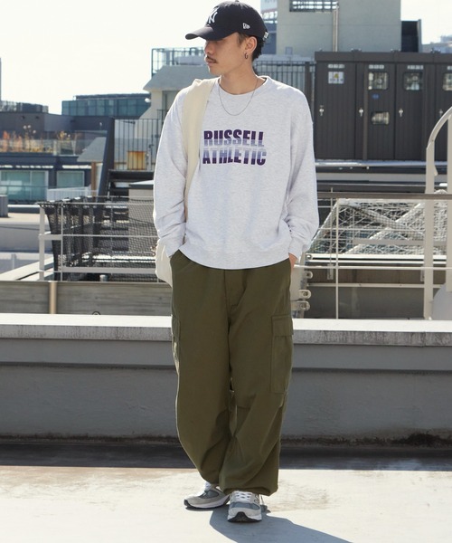 Russell Athletic(ラッセルアスレティック)の「Russell Athletic/ラッセルアスレティック Nu Blend Sweat Gradient Logo CN ボックスシルエット グラフィックデザイン スウェット 2026年春夏春服 夏服(スウェット・メンズ・ホワイト/アッシュグレー/ネイビー/チャコール・M/L/XL)」の20枚目の写真