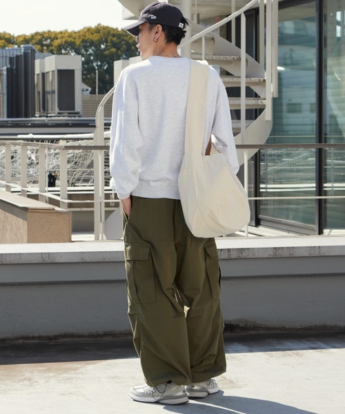 Russell Athletic(ラッセルアスレティック)の「Russell Athletic/ラッセルアスレティック Nu Blend Sweat Gradient Logo CN ボックスシルエット グラフィックデザイン スウェット 2026年春夏春服 夏服(スウェット・メンズ・ホワイト/アッシュグレー/ネイビー/チャコール・M/L/XL)」の21枚目の写真