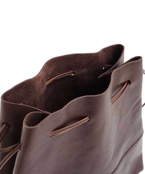 STANDARD SUPPLY(スタンダードサプライ)の「アーツアンドクラフツ / HORSE LEATHER ホースレザー / DRAW STRINGS WIDE SHOULDER ドローストリングスワイドショルダー(ショルダーバッグ・レディース・ブラック/タン/チョコ・FREE)」の9枚目の写真