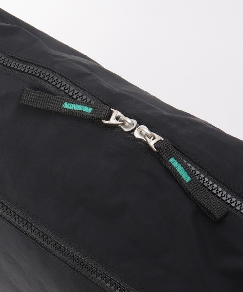 ikka(イッカ)の「撥水ナイロンショルダーバッグ(ショルダーバッグ・メンズ・ブラウン系その他/ブラック/グレー/ベージュ・FREE)」の13枚目の写真