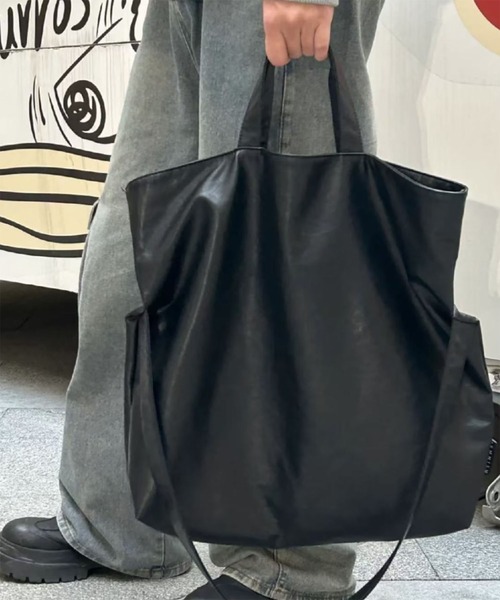 WESTBOY(ウエストボーイ)の「ユニセックス A4収納可 2WAY レザーライク ビッグトート&ショルダーバッグ WO26S5BG11(ショルダーバッグ・メンズ・ブラック・FREE)」の5枚目の写真