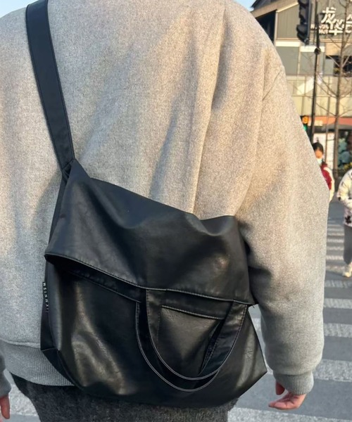 WESTBOY(ウエストボーイ)の「ユニセックス A4収納可 2WAY レザーライク ビッグトート&ショルダーバッグ WO26S5BG11(ショルダーバッグ・メンズ・ブラック・FREE)」の6枚目の写真