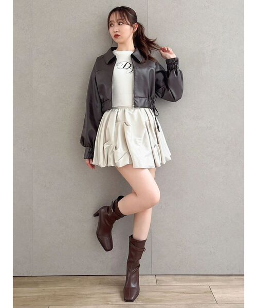 dazzlin（ダズリン）の「サイドギャザーショートブルゾン（ブルゾン・レディース・ダークブラウン/アイボリー・FREE）」の7枚目の写真