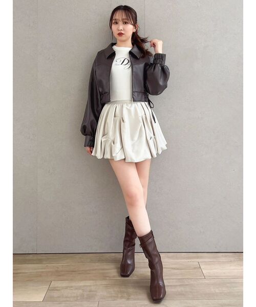 dazzlin（ダズリン）の「サイドギャザーショートブルゾン（ブルゾン・レディース・ダークブラウン/アイボリー・FREE）」の8枚目の写真