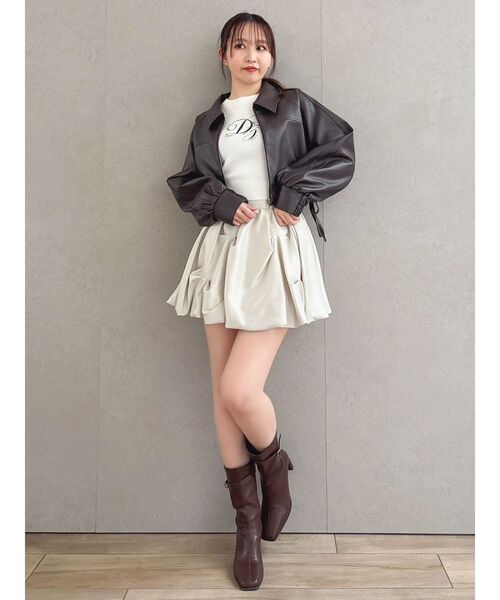 dazzlin（ダズリン）の「サイドギャザーショートブルゾン（ブルゾン・レディース・ダークブラウン/アイボリー・FREE）」の11枚目の写真