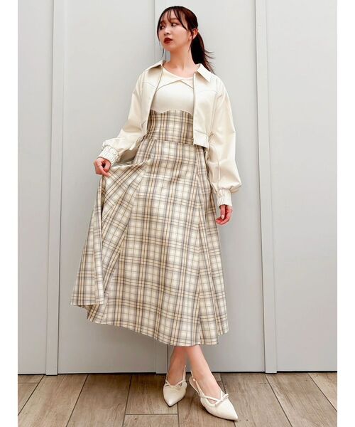 dazzlin（ダズリン）の「サイドギャザーショートブルゾン（ブルゾン・レディース・ダークブラウン/アイボリー・FREE）」の17枚目の写真