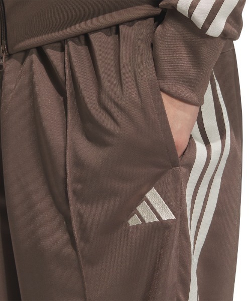 adidas(アディダス)の「アディダス adidas スタジアム トリコット ルーズフィット ストレート レッグ パンツ(その他パンツ・メンズ・ダークブルー/ブラック/ブラウン・S/M/L/LL/3L)」の6枚目の写真
